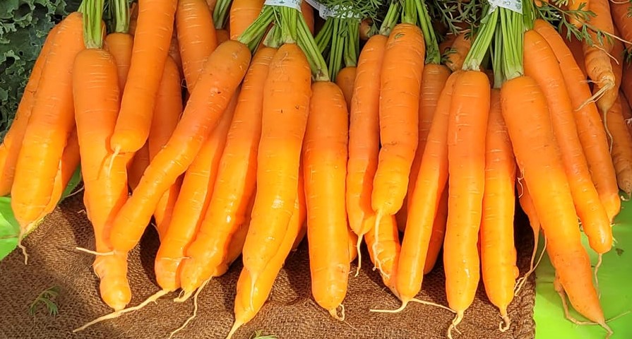 Save on Nature's Promise Organic Carrots Order Online Delivery | GIANT